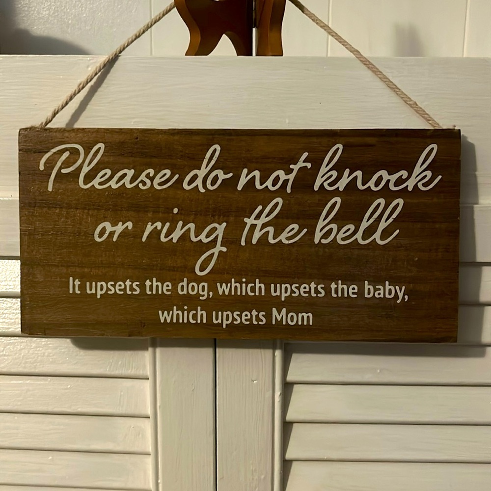 Front door sign